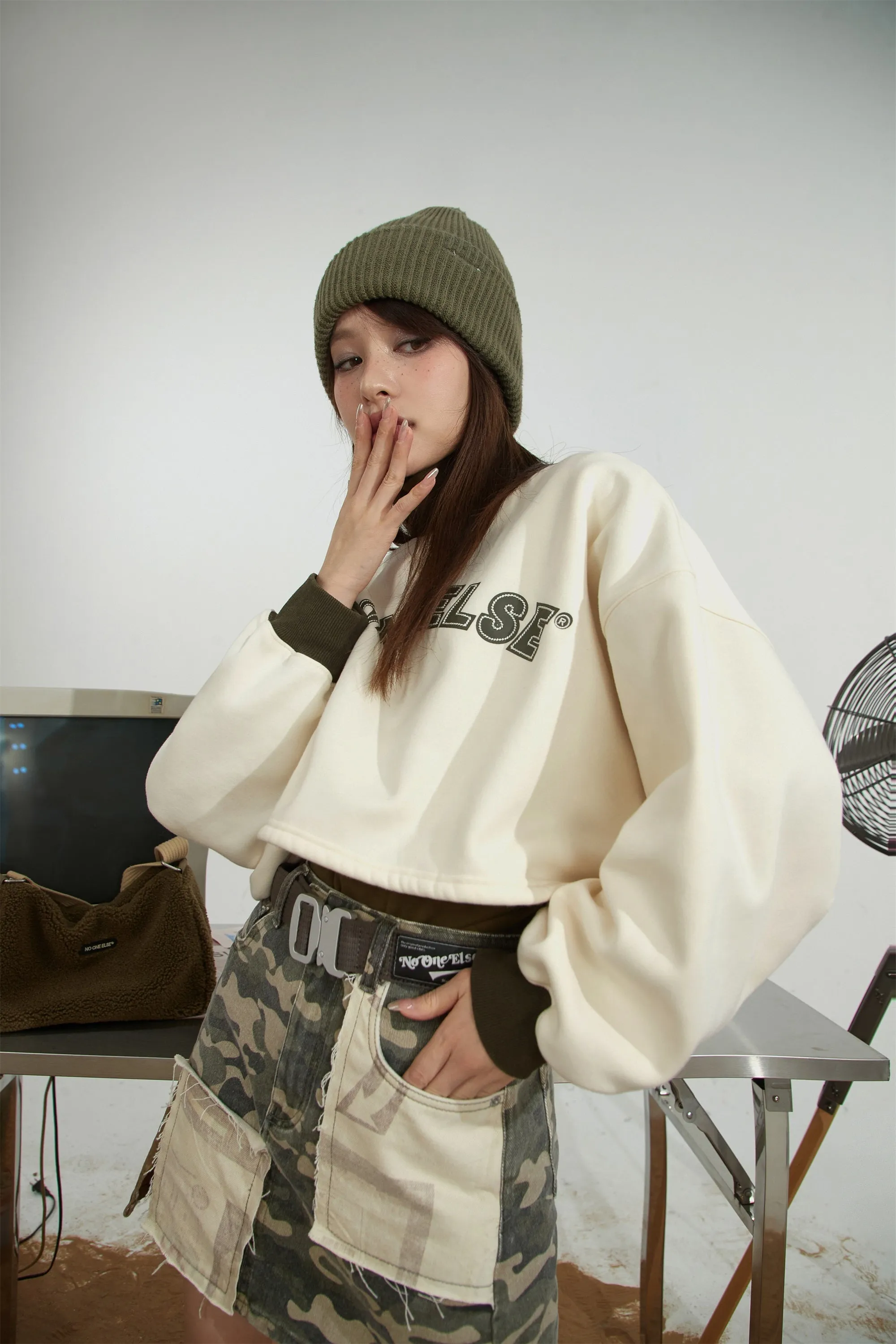 Essential Cropped Loose-Fit Sweatshirt