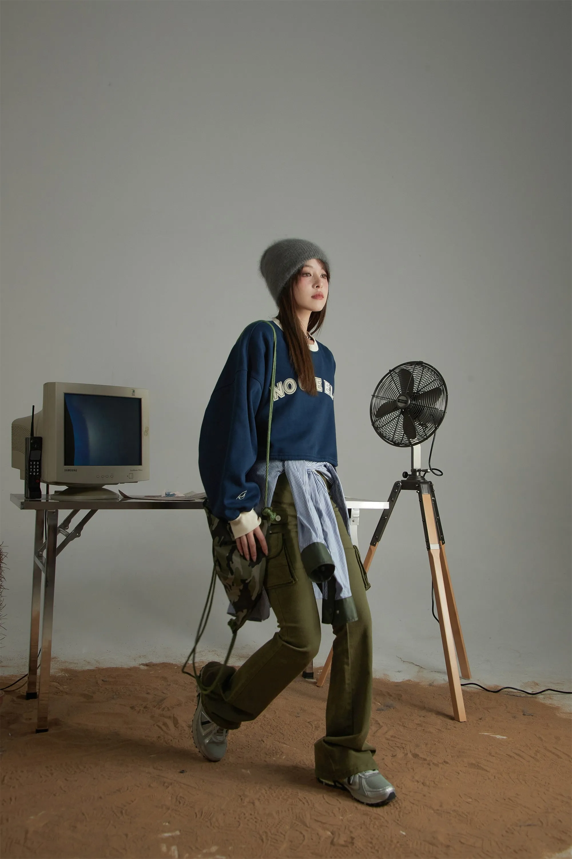 Essential Cropped Loose-Fit Sweatshirt