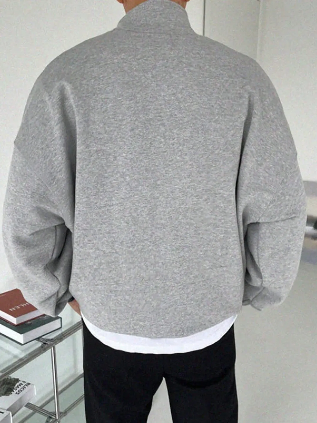 Manfinity Dauomo Men's Solid Grey Simple Daily Long Sleeve Pullover Sweatshirt