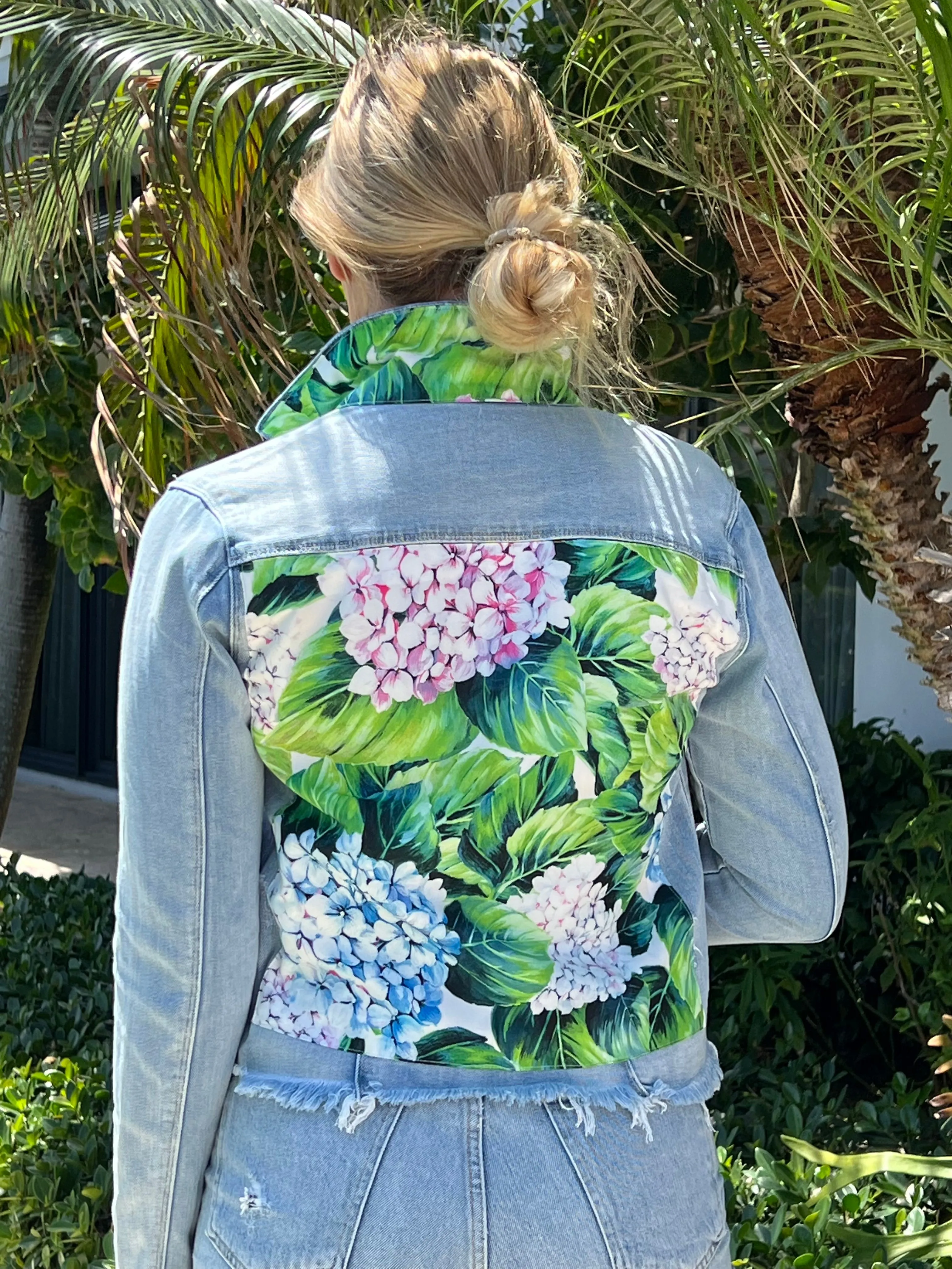 The Light Denim Jacket / Green Leaf Hydrangea